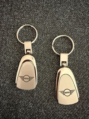 Silver Metal Key & Card Holder Keychain Set - Polished Chrome Finish